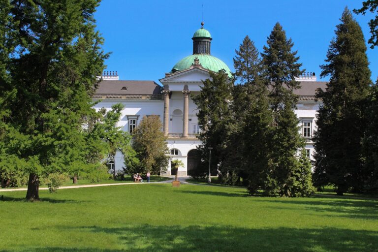 nowe zamki słowacja atrakcje turystyczne