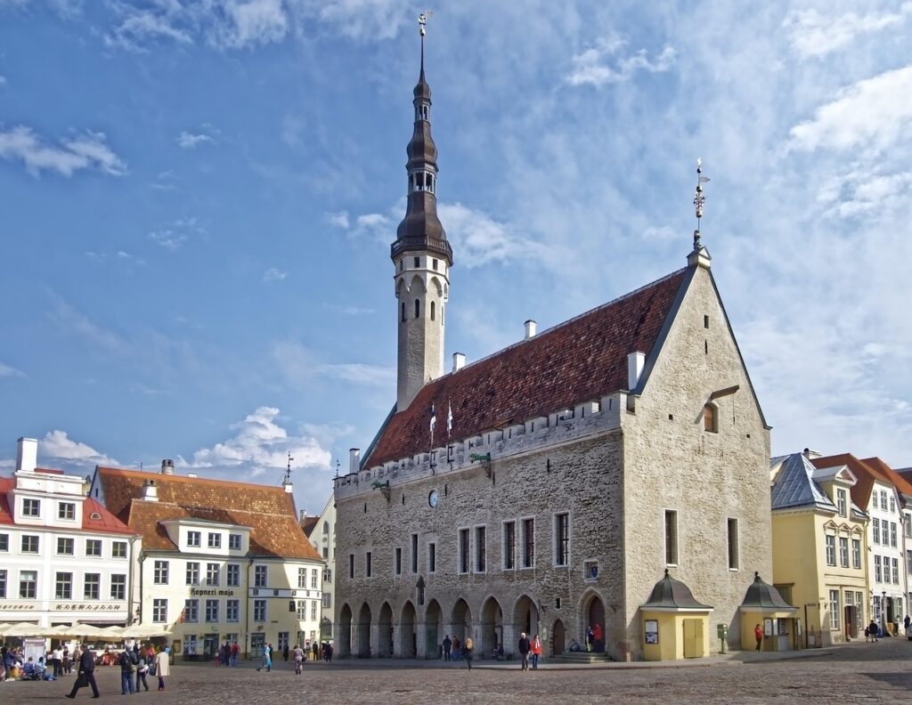 Plac Ratuszowy w Tallinnie