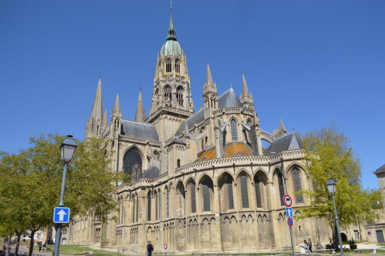 Bayeux atrakcje